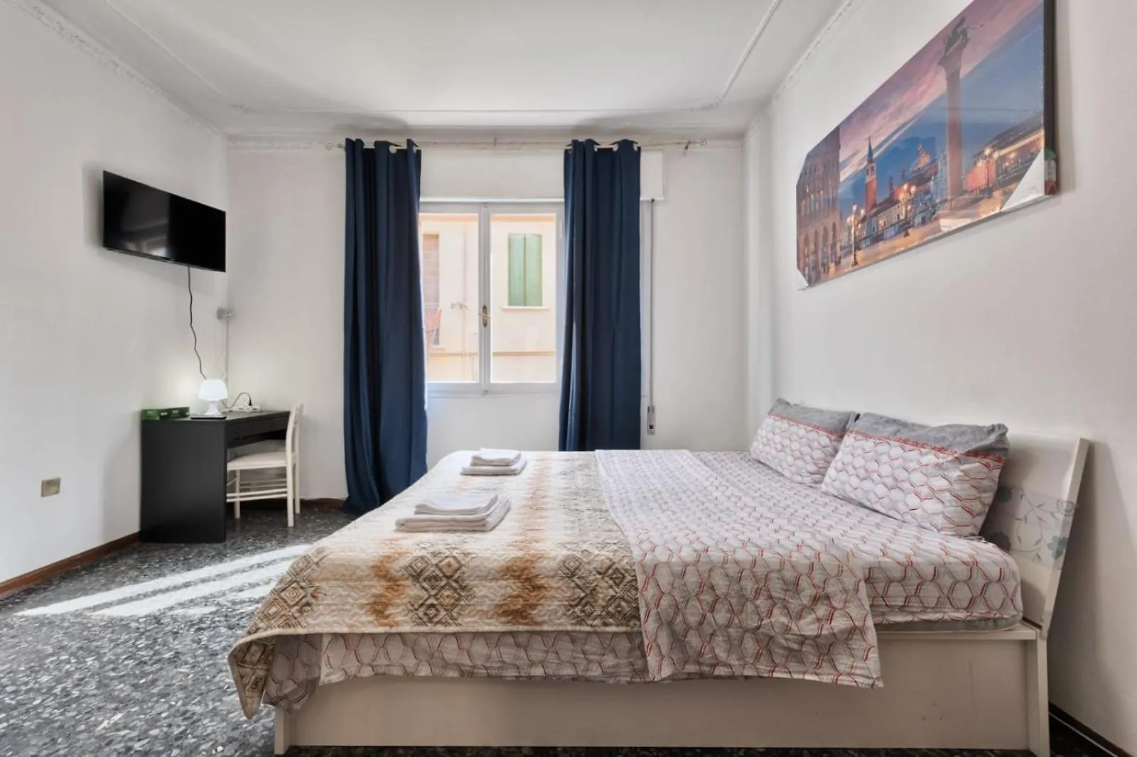 Cozy Best Apartment In City With Free Parking Wenecja